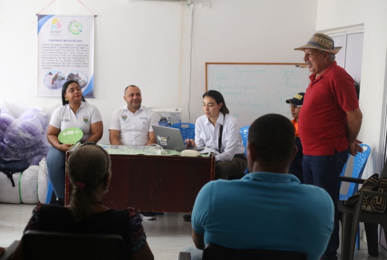 Por gestión de la Alcaldía de Dibulla, Ecopetrol entregó insumos a pescadores artesanales de este municipio