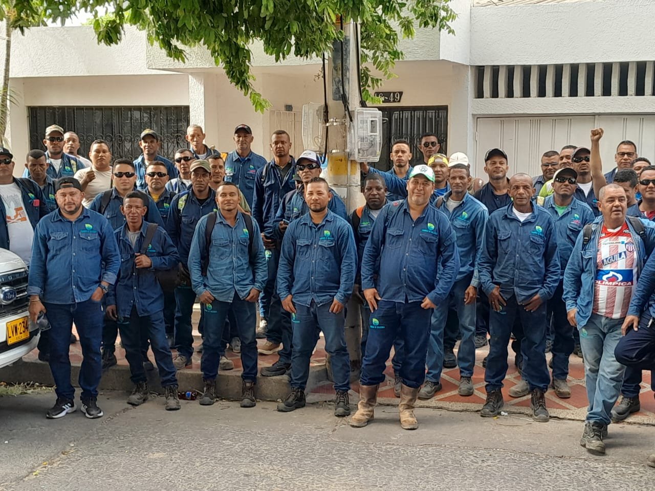 Cuatro días de protesta llevan 70 trabajadores de Promisol, Promigas y RD Soluciones en Riohacha, exigen mejor compensasión salarial