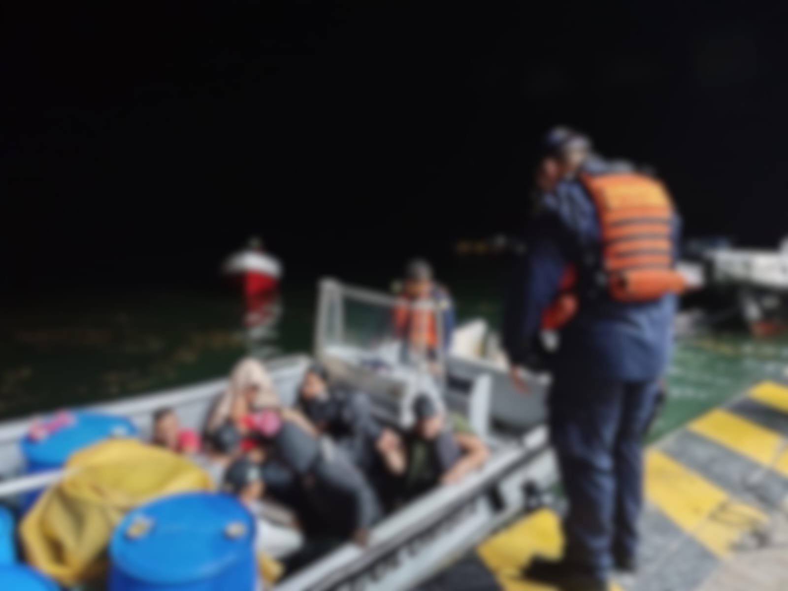 Armada de Colombia rescató 32 migrantes irregulares en aguas territoriales de San Andrés