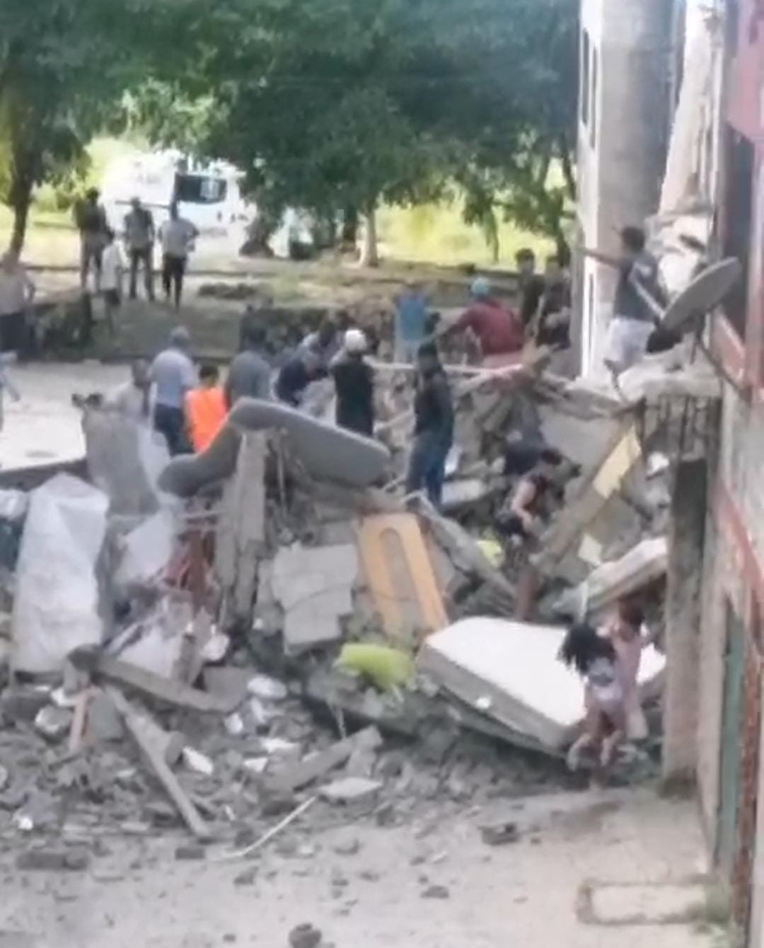 Se desplomó edificio en el barrio Campo Alegre en Barranquilla
