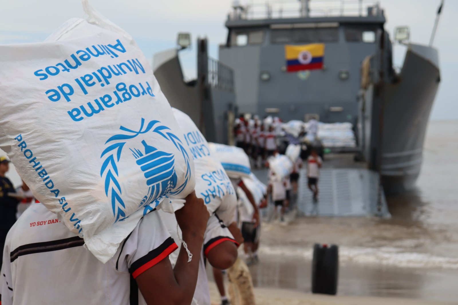 Buque ARC Golfo de Urabá lleva 110 toneladas de alimentos para la segunda fase de la Misión Humanitaria Akalii>ja en la Alta Guajira