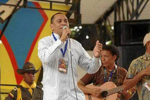 El cantautor Deimer Marín triunfa en el continente africano
