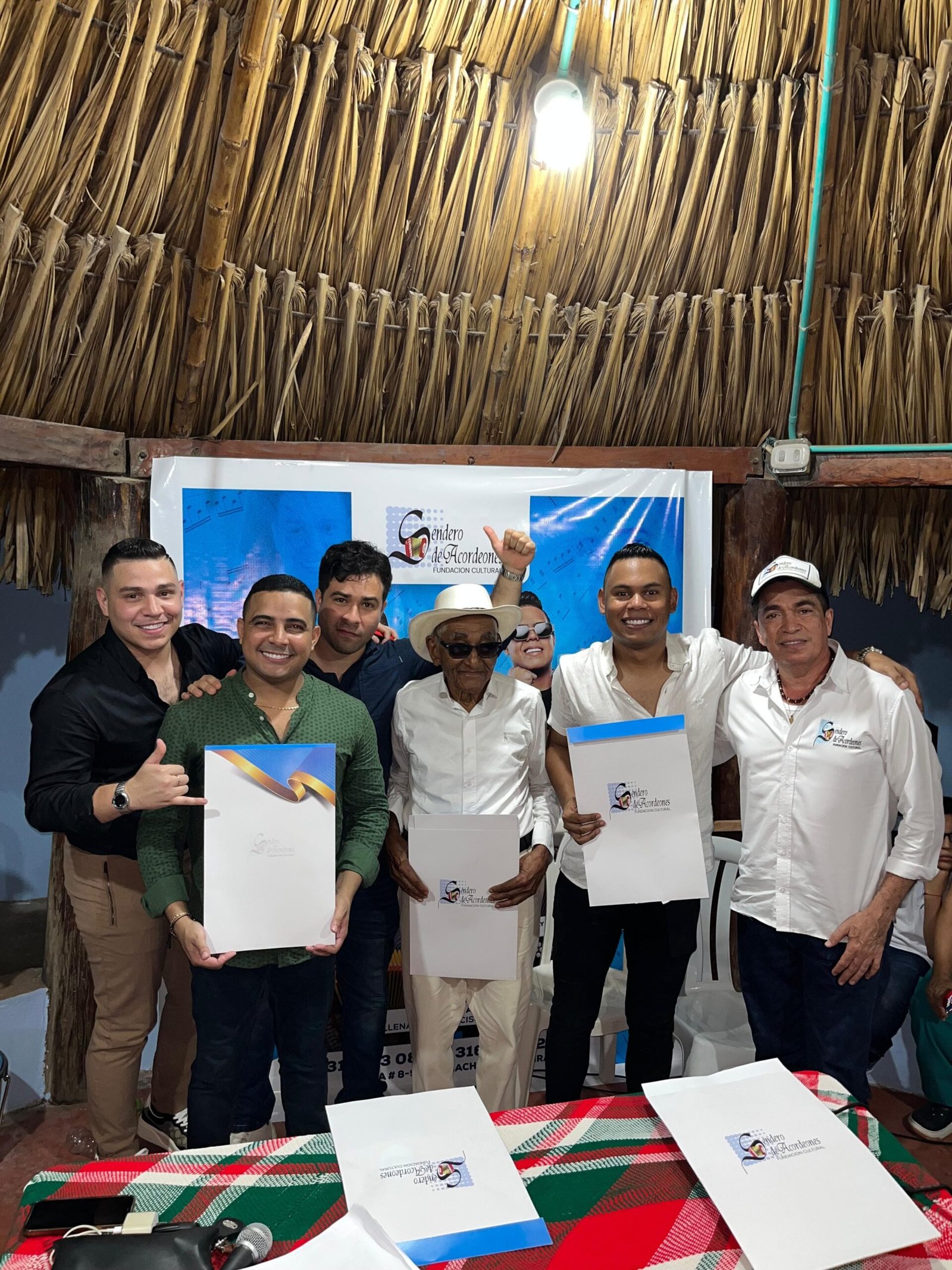 Sendero de Acordeones homenajeó a los  reyes en concursos de música vallenata, alumnos de esta escuela