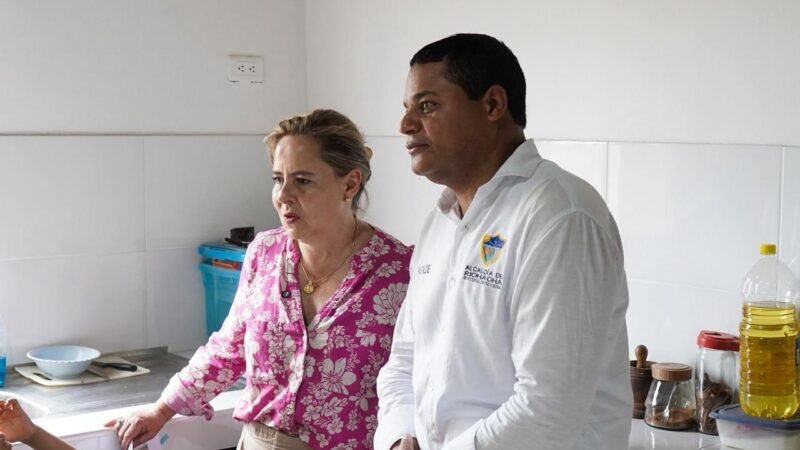 “El programa Cambia Mi Casa llegó a Riohacha para dignificar a más de 100 hogares”: Alcalde Genaro Redondo y Ministra de Vivienda durante visita a viviendas beneficiadas