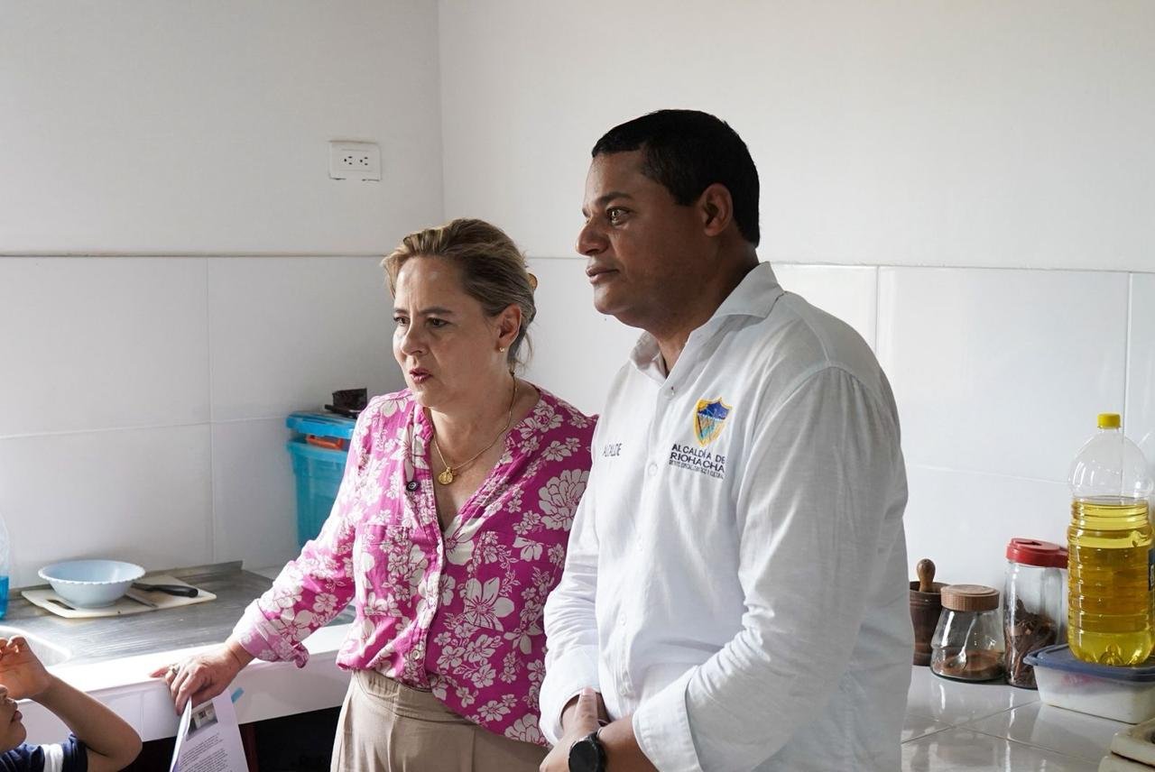 “El programa Cambia Mi Casa llegó a Riohacha para dignificar a más de 100 hogares”: Alcalde Genaro Redondo y Ministra de Vivienda durante visita a viviendas beneficiadas