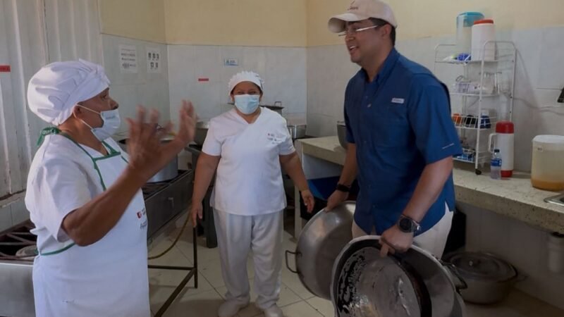 Gobernación de La Guajira entrega menaje y mobiliario para comedores escolares en 12 municipios no certificados