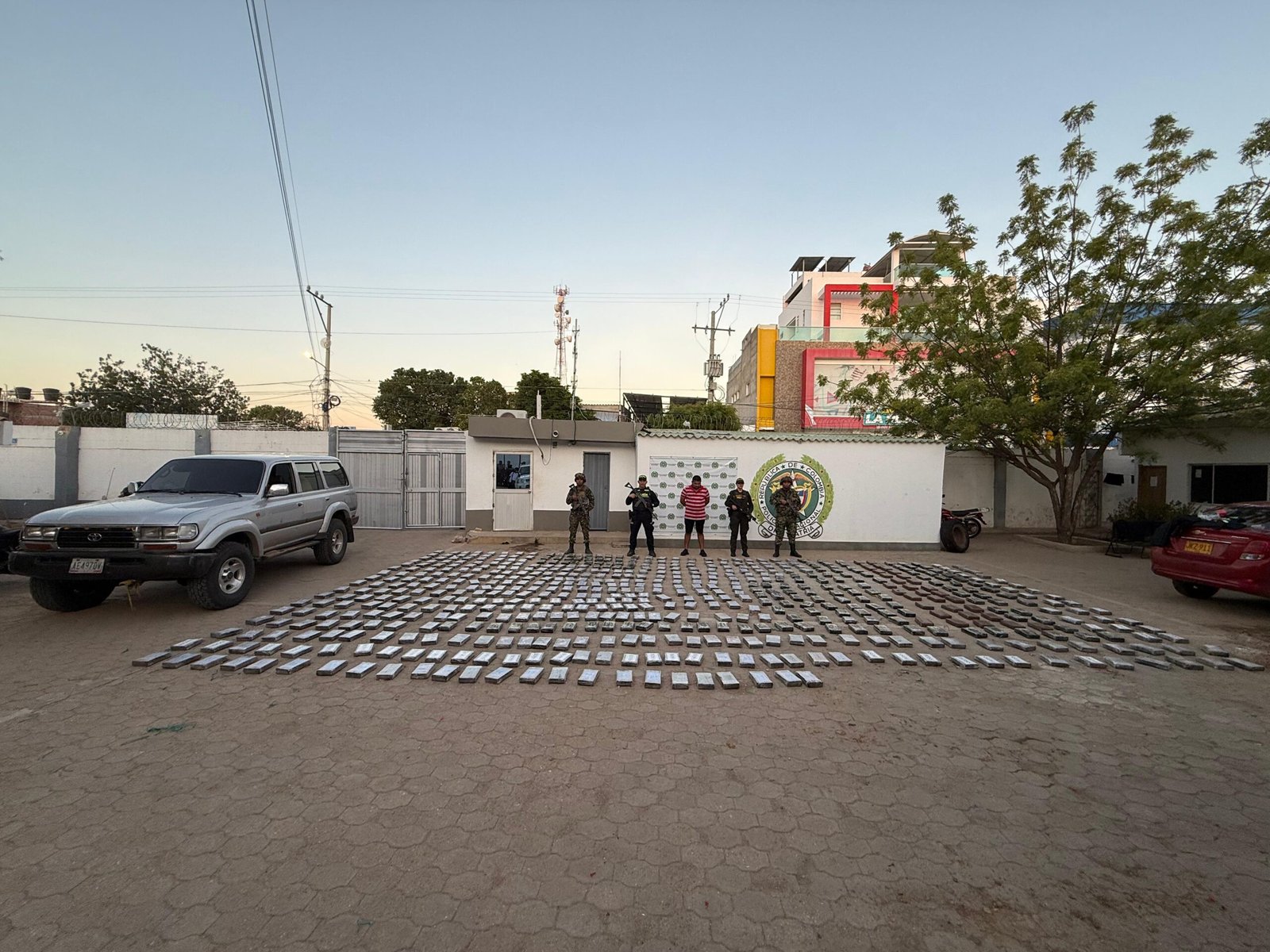 Autoridades incautan 617 paquetes de cocaina en Uribia, un hombre fue capturado en el operativo