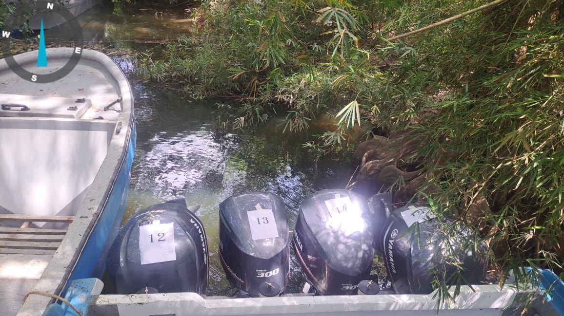 Ejército Nacional y Armada neutralizan un semisumergible y dos lanchas utilizadas por ‘los Pachenca’ para transportar drogas y combustible