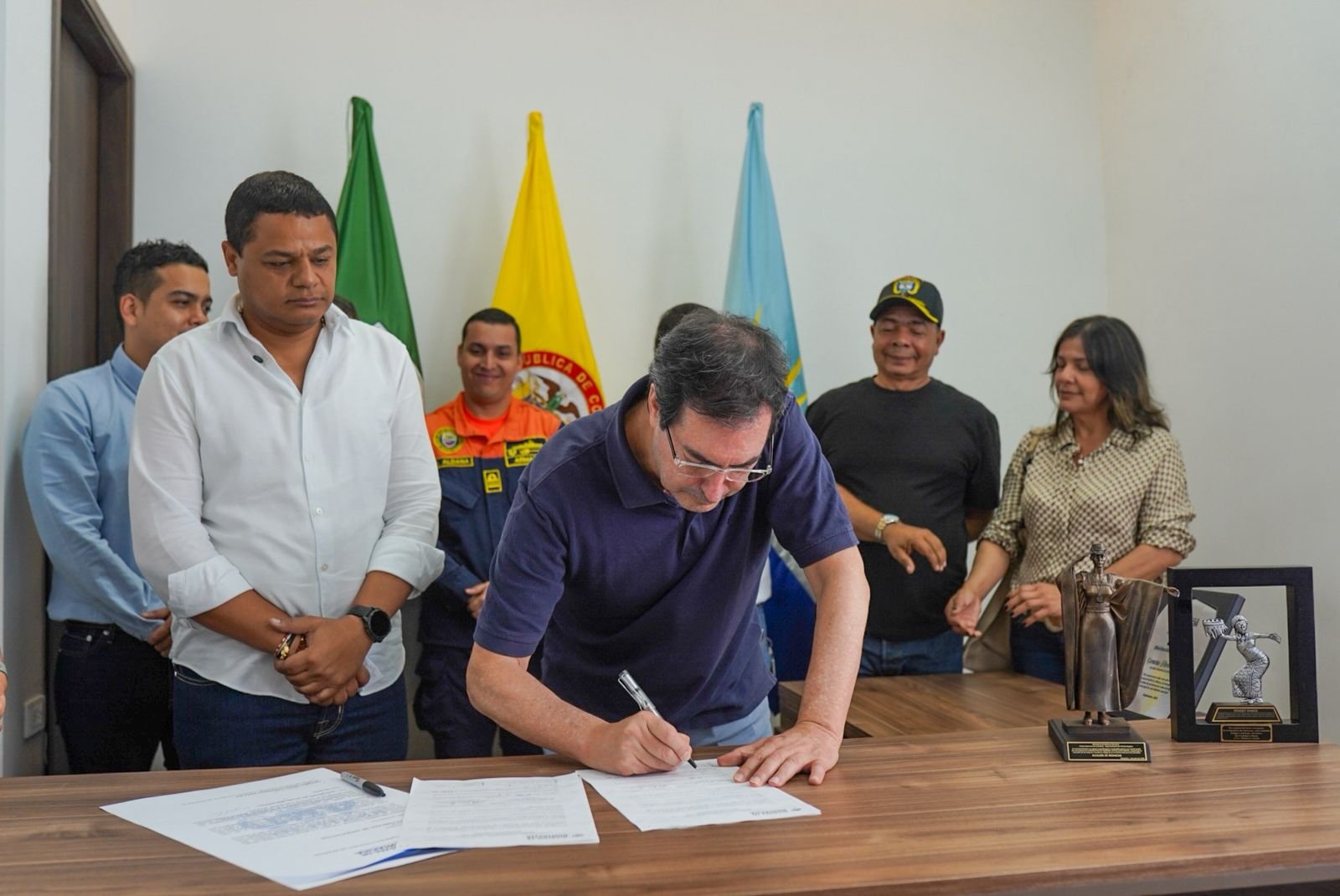 Alcalde Genaro Redondo respalda el sueño de construcción del Faro y Mausoleo Gran Almirante Padilla en Riohacha