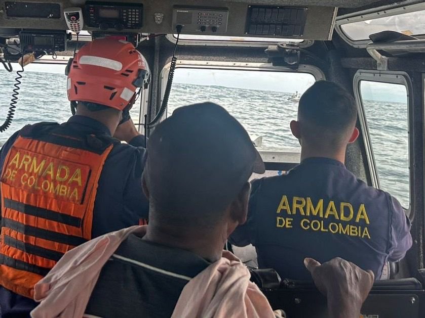 Armada Nacional intensifica búsquedade dos pescadores desaparecidos en Cartagena