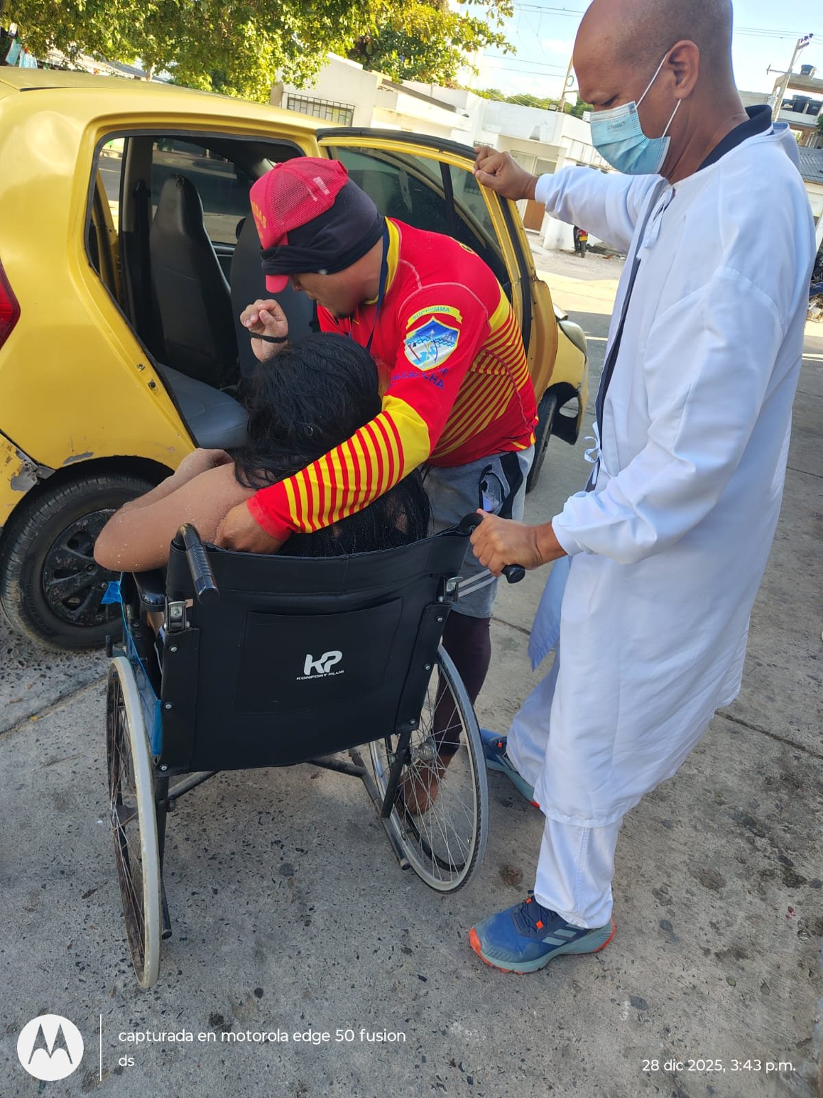 Joven venezolana fue rescatada frente al segundo espolón en las playas de Riohacha cuando la corriente la arrastraba