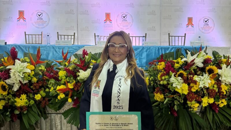 Laura Andriolis recibió título de Magister en Finanzas de la Universidad de La Guajira