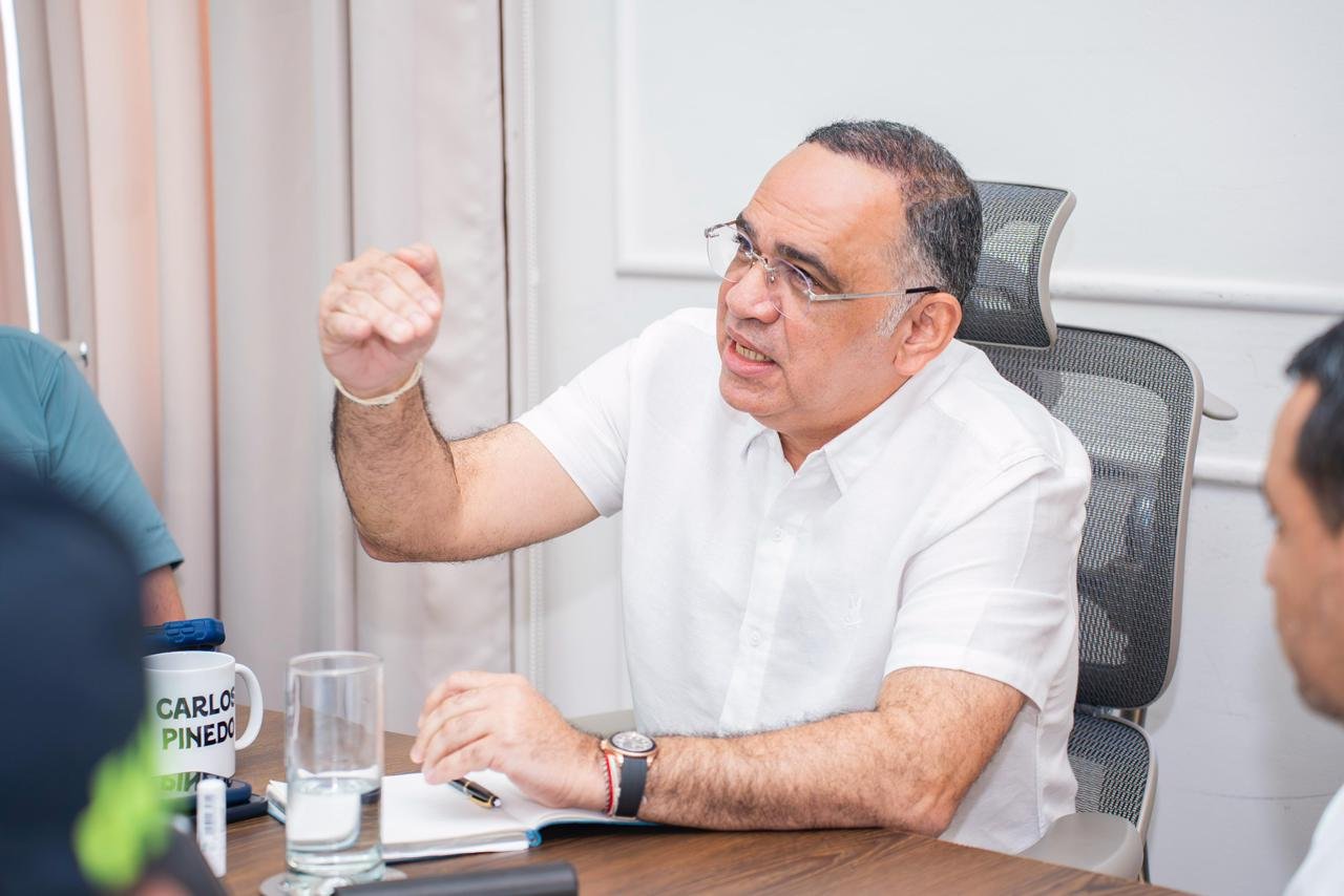 Durante consejo de seguridad alcalde Carlos Pinedo refuerza acciones para combatir la criminalidad en Santa Marta