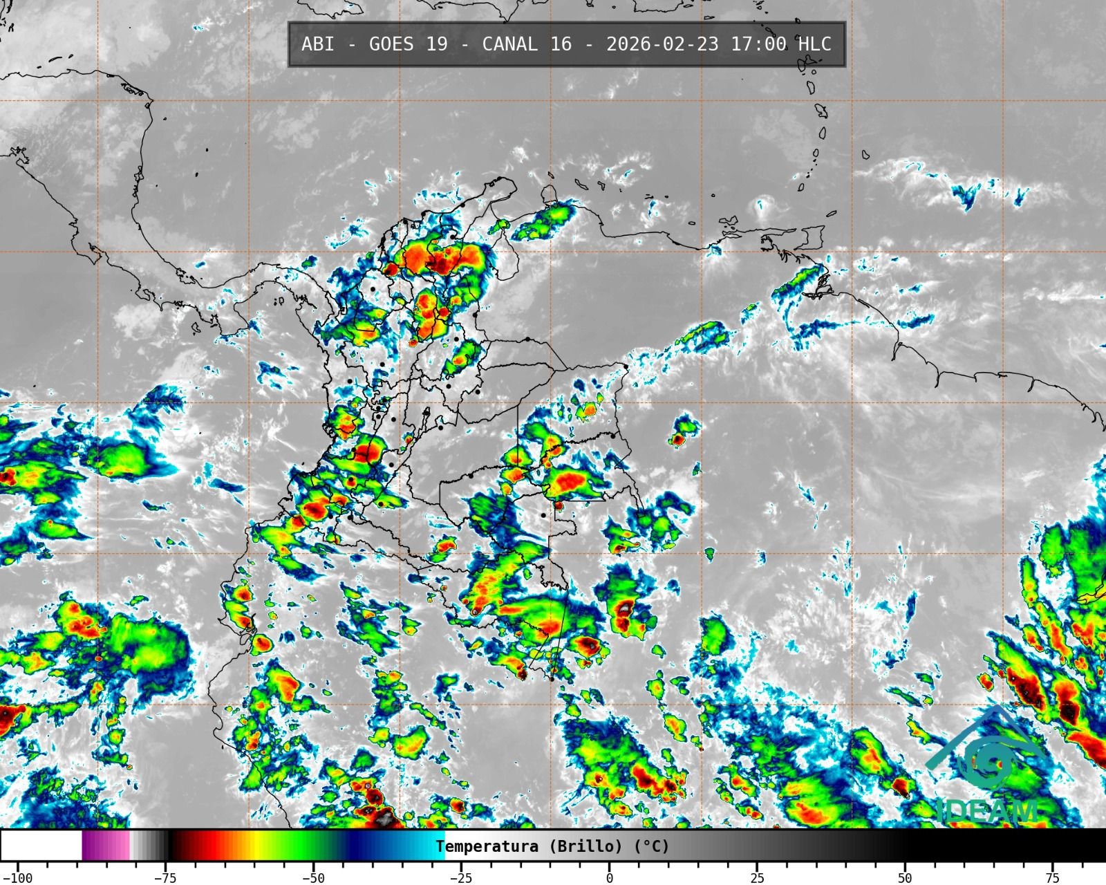 Gobernador Jairo Aguilar lidera en terreno labores de destaponamiento de drenajes ante posible frente frío en La Guajira