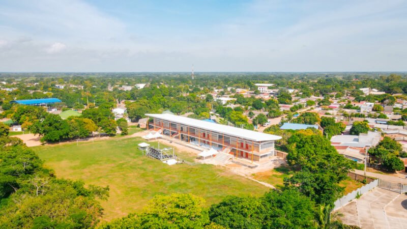 Gobernadora Margarita Guerra visita a los 896 estudiantes de la IED Bienvenido Rodríguez de Guamal