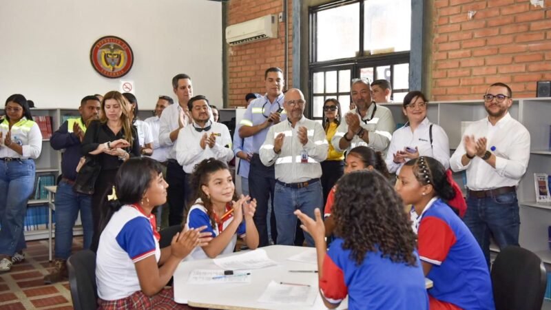 Voluntariado de Cerrejón y sus contratistas culmina primerproyecto con dotación a la Institución Educativa San Rafael de Albania