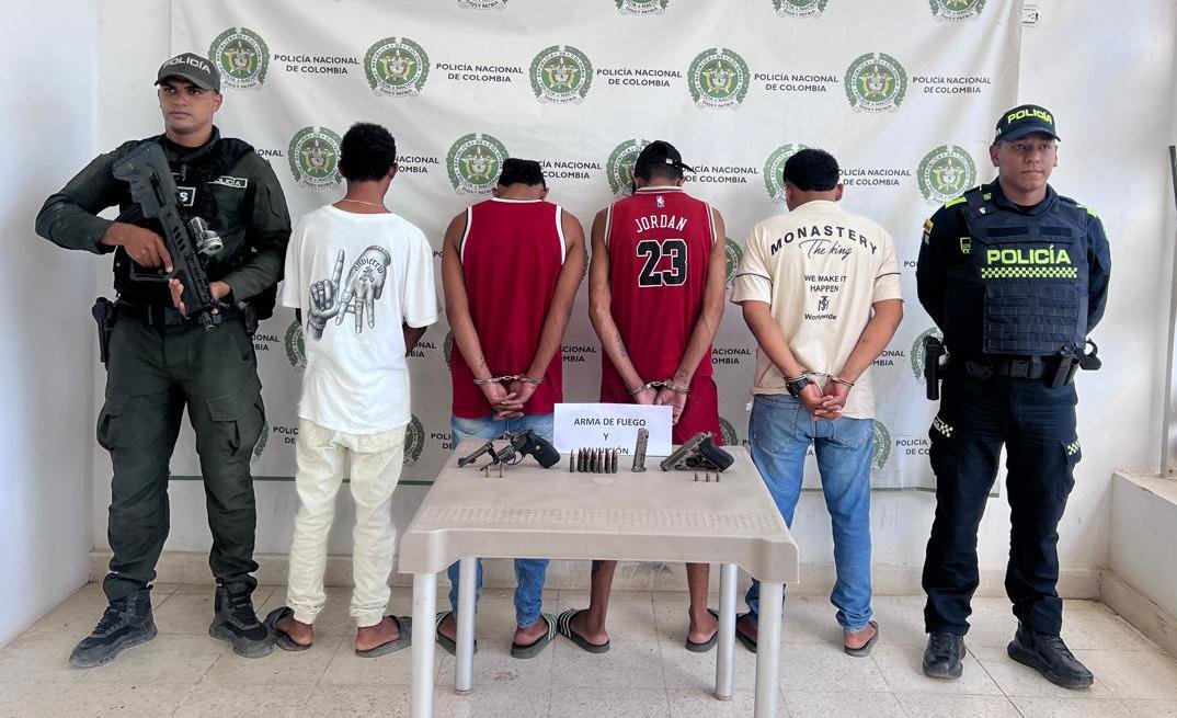 Caen cuatro presuntos asaltantes armados en Manaure cuando intentaban delinquir en las vías