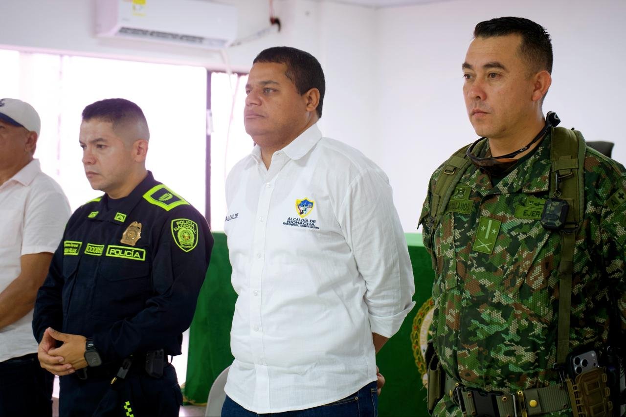 Autoridades e instituciones harán acompañamiento a establecimientos de diferentes sectores del comercio en Riohacha, según acuerdo en reunión con el gremio