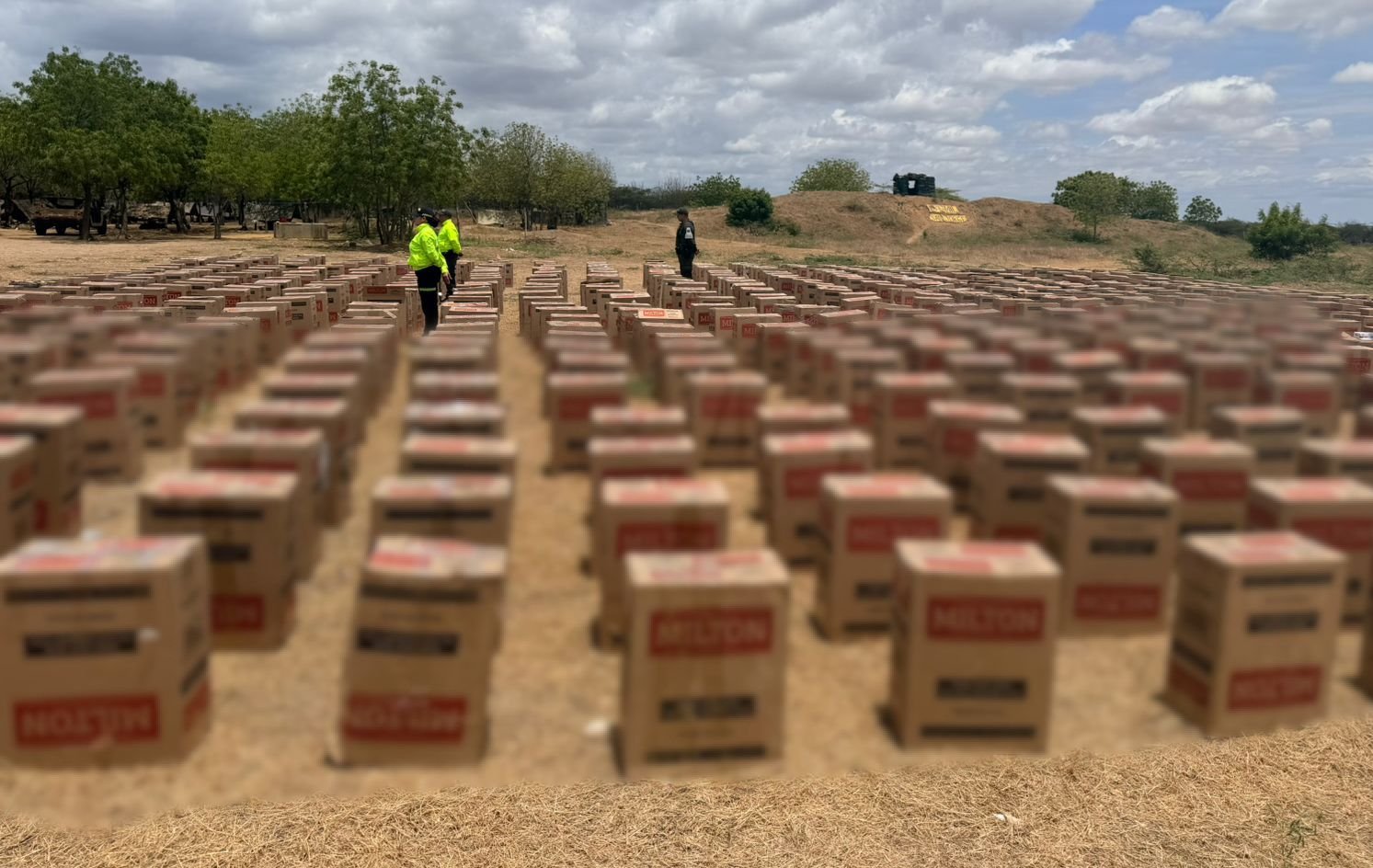 Más de 300 mil cajetillas de cigarrillos ilegales fueron incautadas durante allanamiento a una bodega en el barrio San Francisco de Maicao