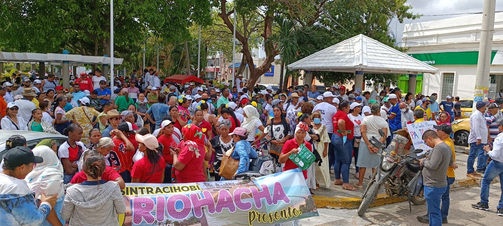 Con anormalidad académica y operación cobremos, maestros exigen pago de retroactivo salarial