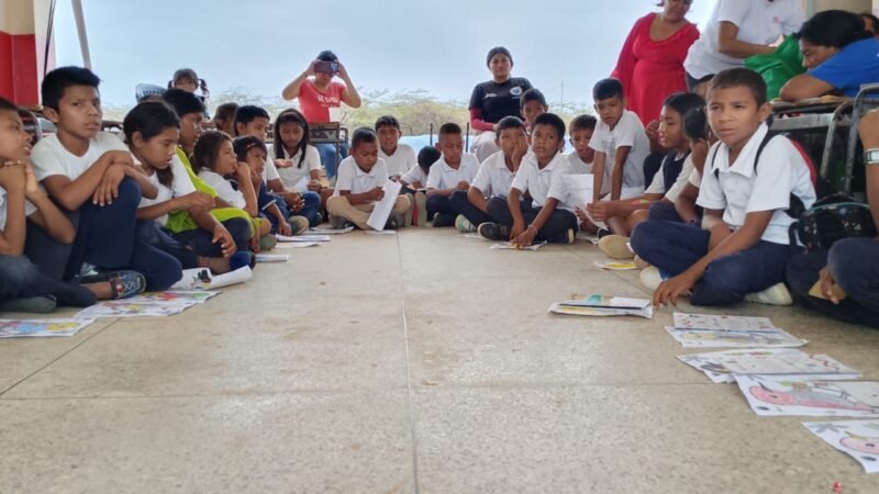 Cruzando fronteras con la Maleta Literaria de Óscar Parra