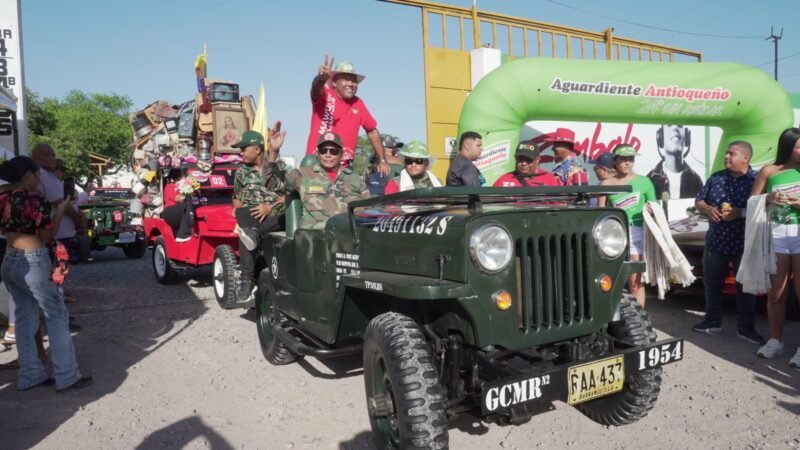 Exitoso desfile de Autos Clásicos, más de un centenar rodaron en Ríohacha