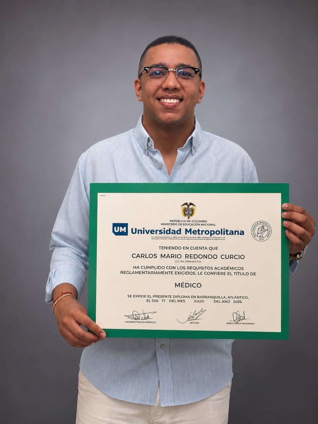 Carlos Mario Redondo Curcio recibió título profesional en medicina