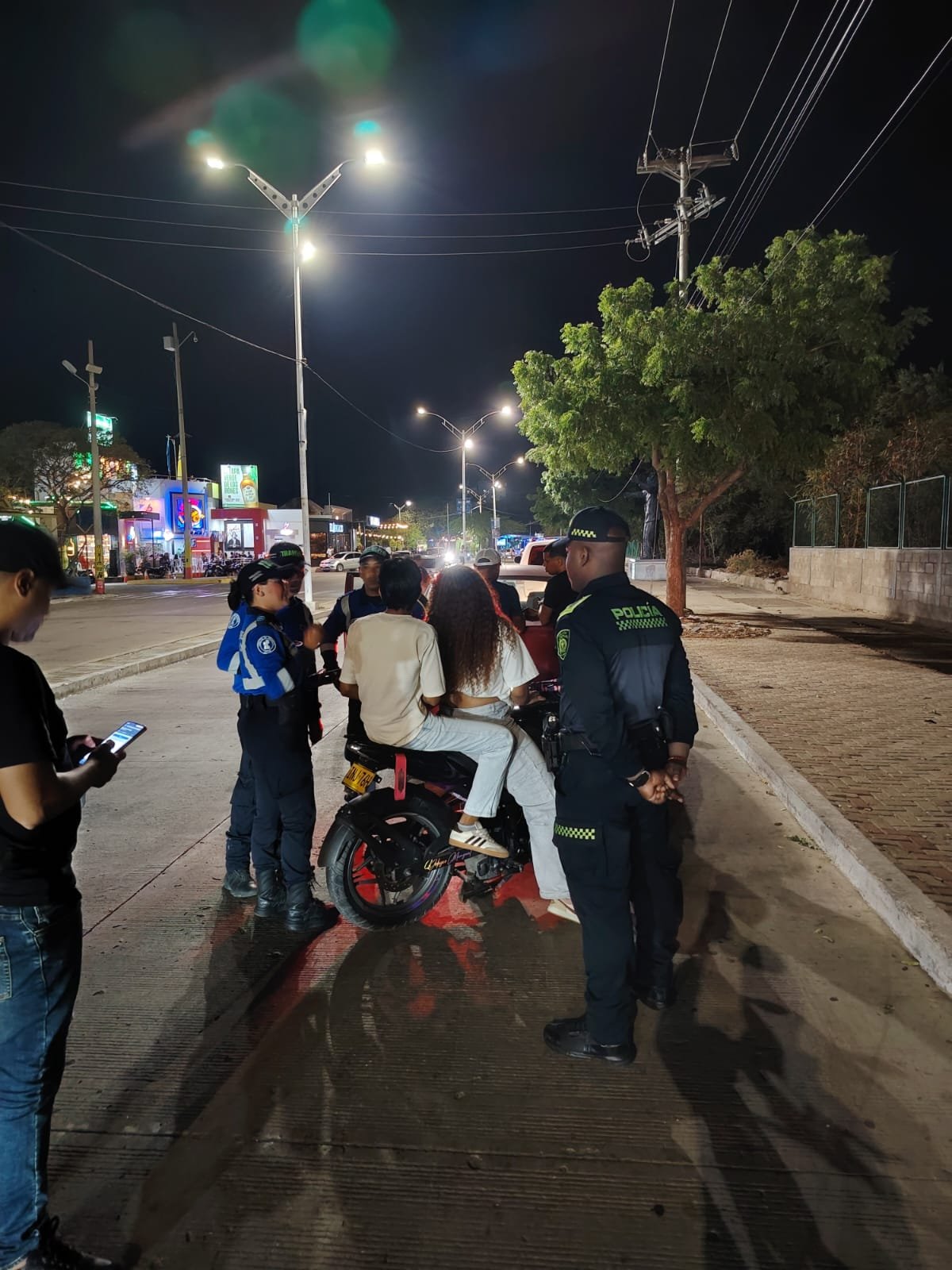 Policía Nacional e Instrand fortalecen la seguridad vial y la convivencia en Riohacha