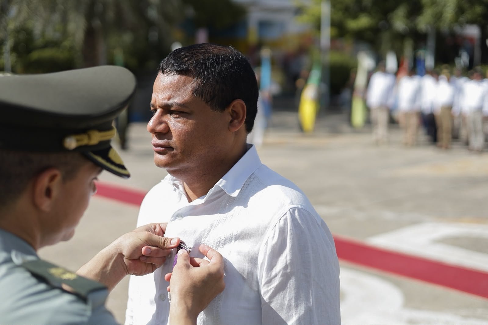 Alcalde Genaro Redondo recibe la medalla Aliado de Plata por su respaldo a los veteranos de la Fuerza Pública